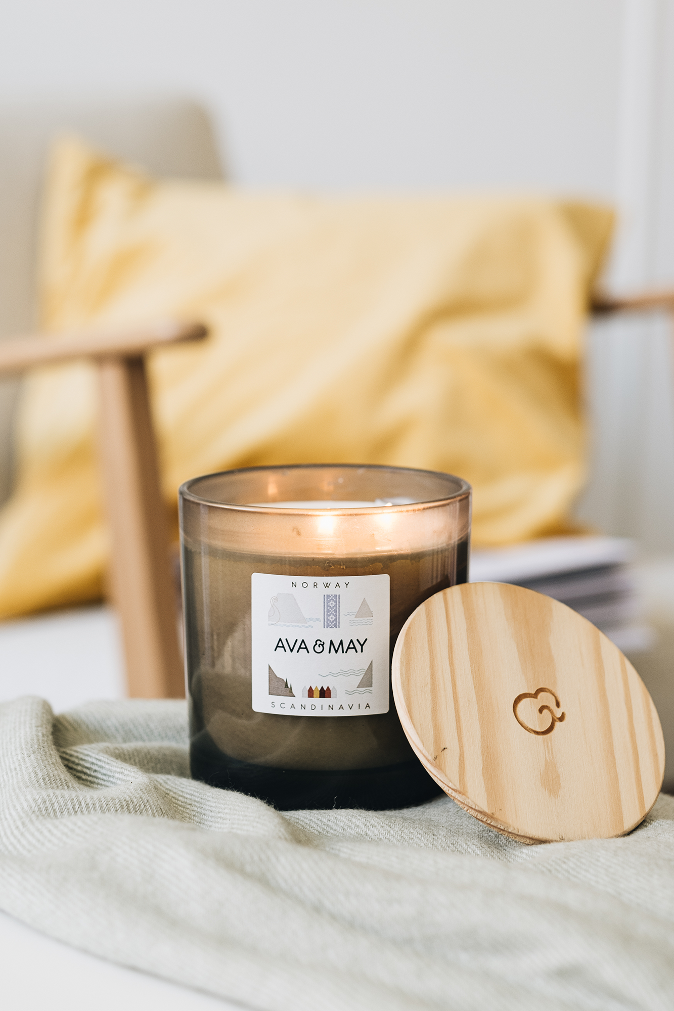 Candela profumata grande Norvegia - AVA & MAY - Italia