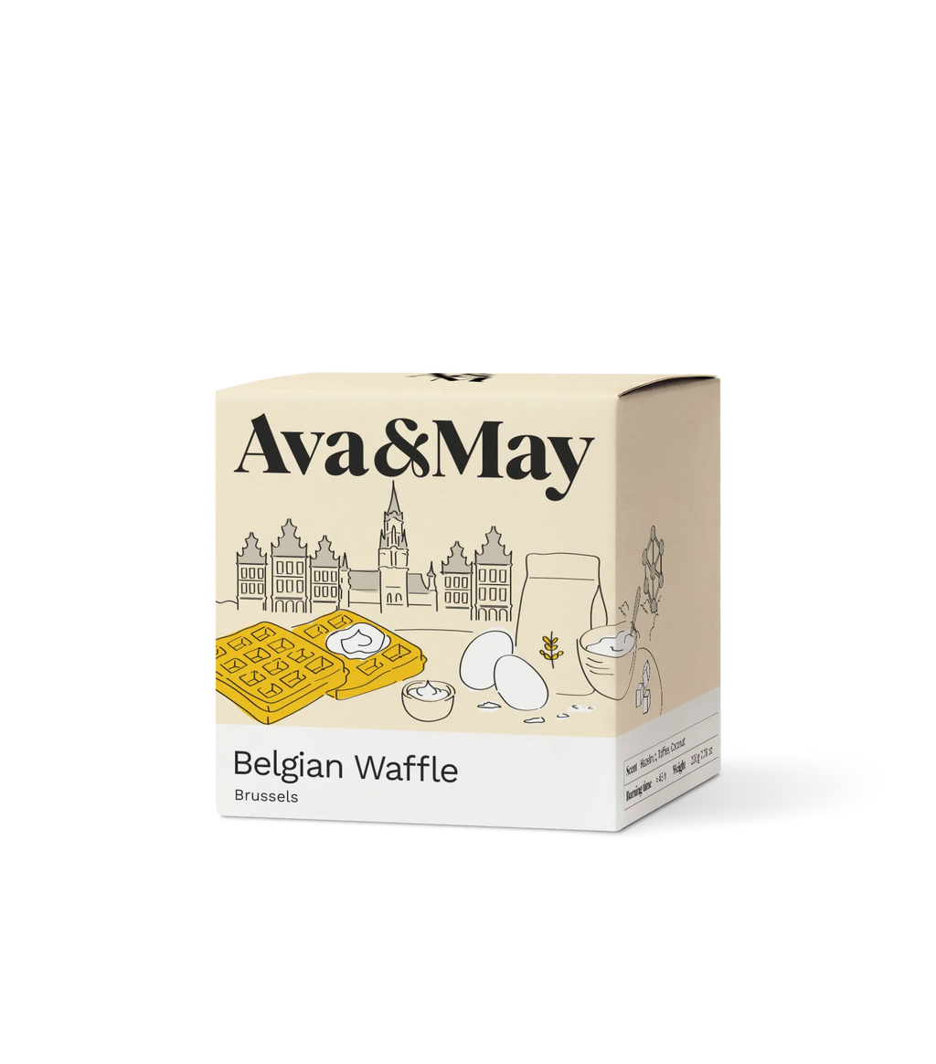Scatola candela Ava&May Belgian Waffle 220 grammi con illustrazione dello skyline di Bruxelles