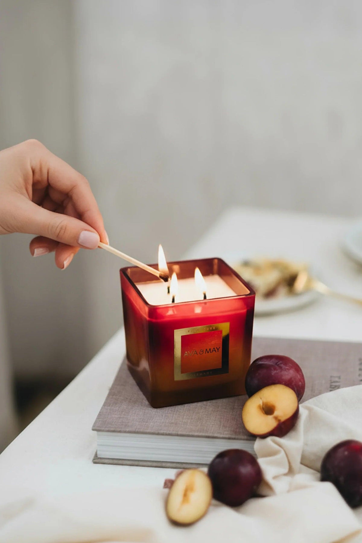 Candela profumata grande Plum Cake - Ava&May - Italia