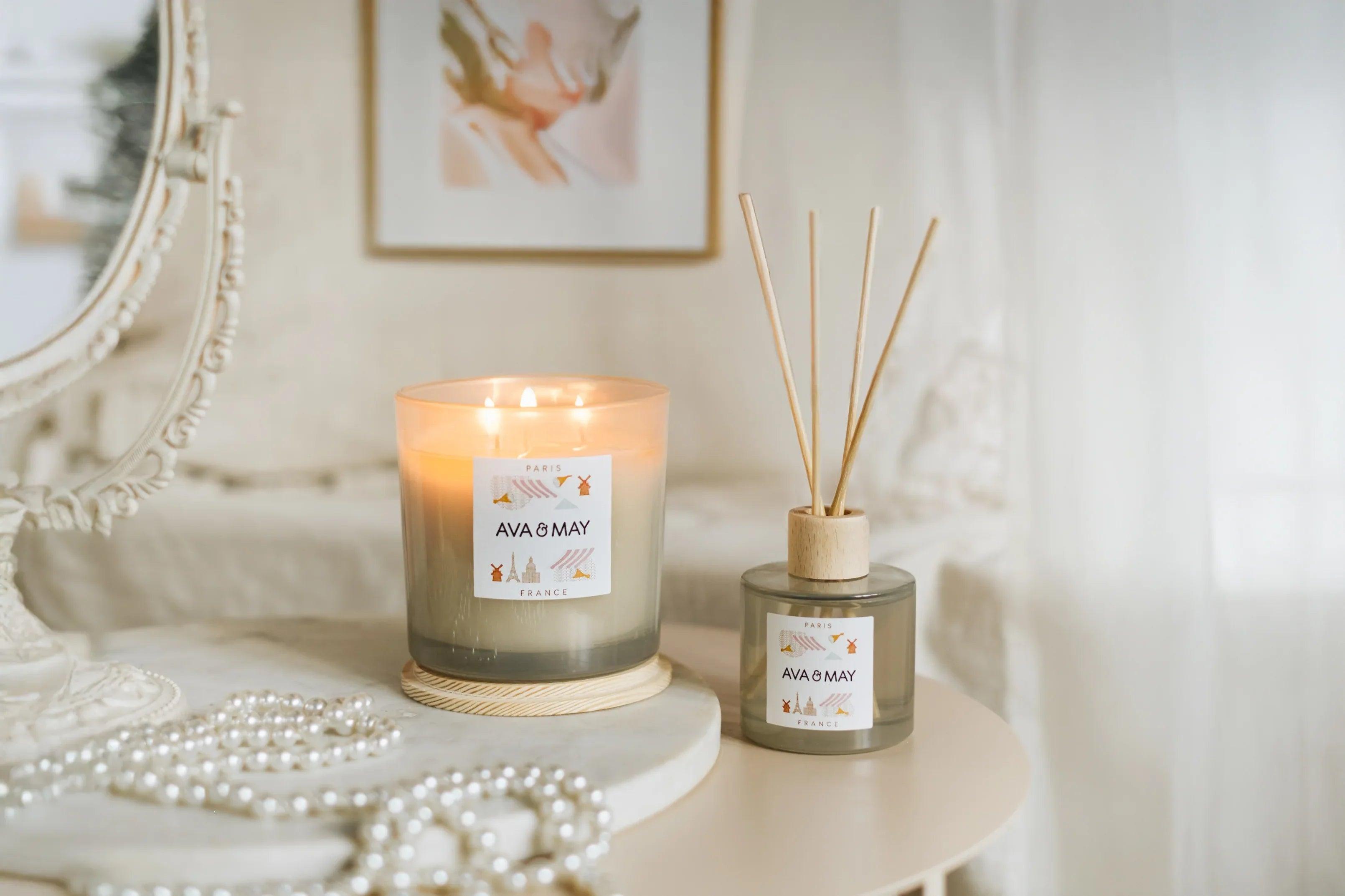 AVA & MAY Provenza Candela profumata (180g) – Vasetto con Candela in Cera vegetale dal Profumo di Lavanda, Rosa e Limone – Candele Artigianali Floreali AVA & MAY Provenza Candela profumata (180g) – Vasetto con Candela in Cera vegetale dal Profumo di Lavanda, Rosa e Limone – Candele Artigianali Floreali