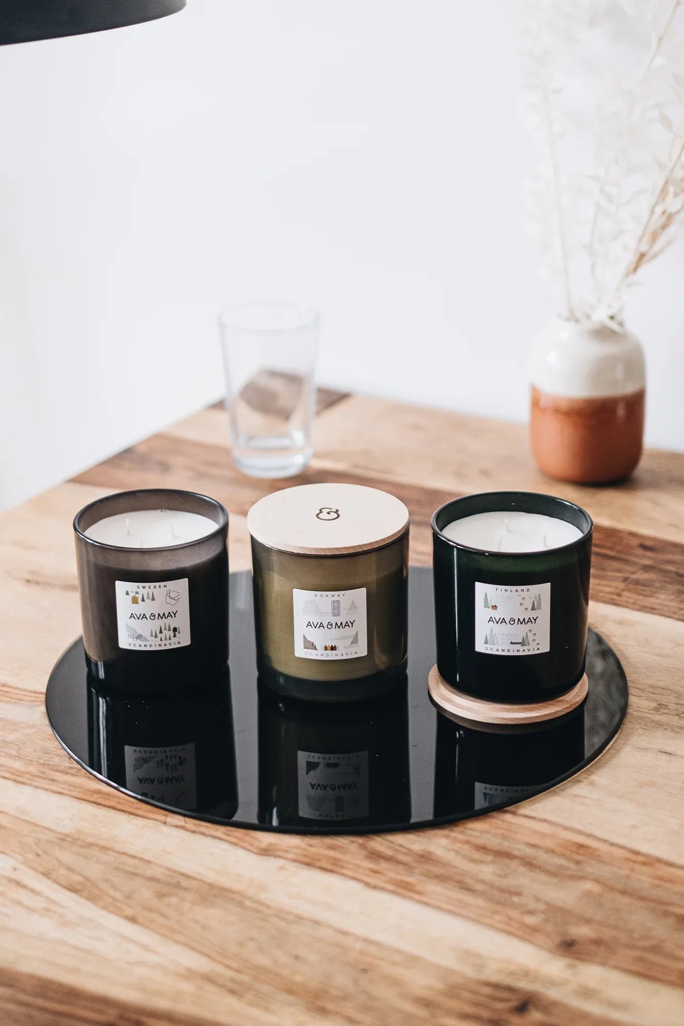 Set Scandinavia - AVA & MAY - Italia